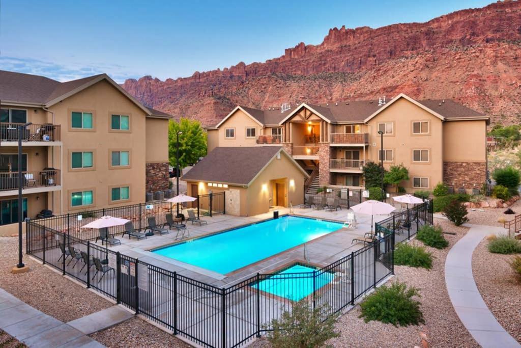 6L Top Floor Redcliff Condo, Pool & Hot Tub モアブ エクステリア 写真